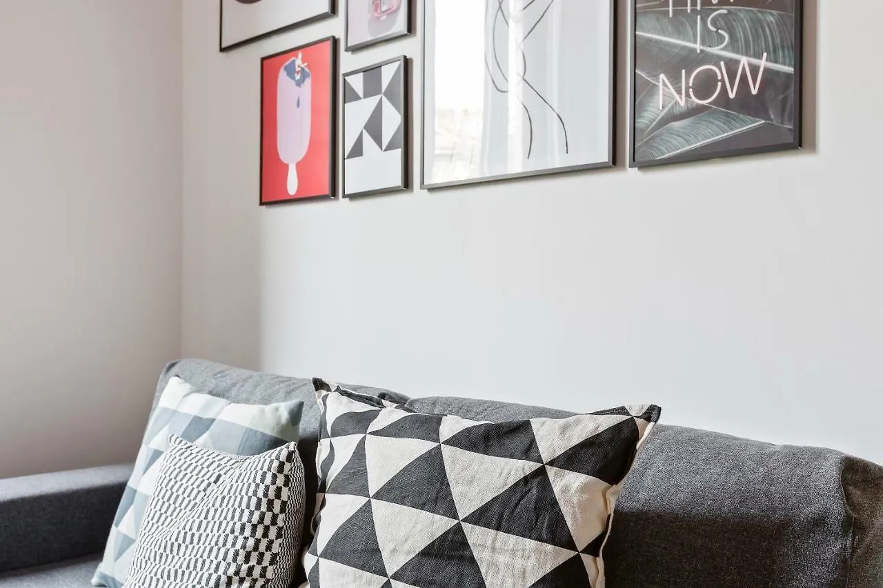 Modern And Cozy Apt In Porta Romana Milan