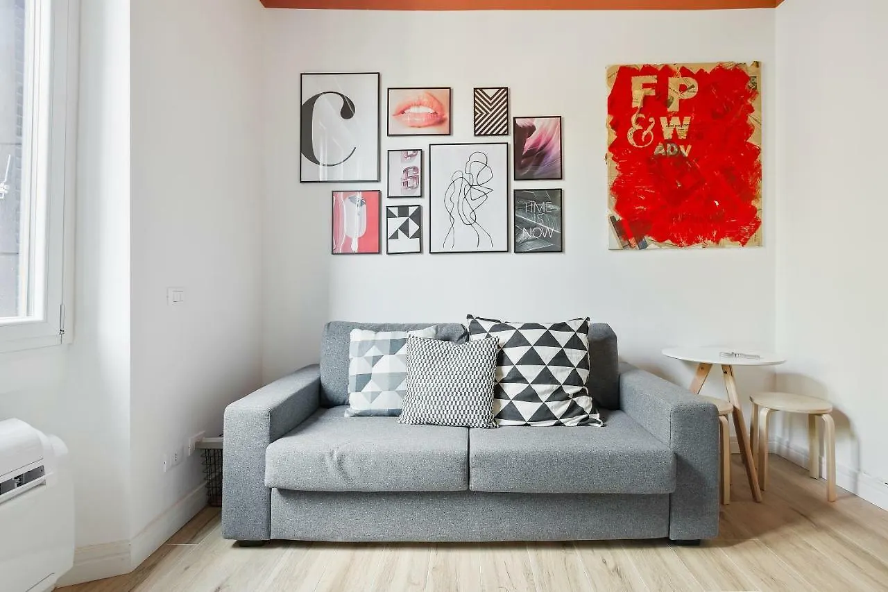 Apartment Modern And Cozy Apt In Porta Romana Milan